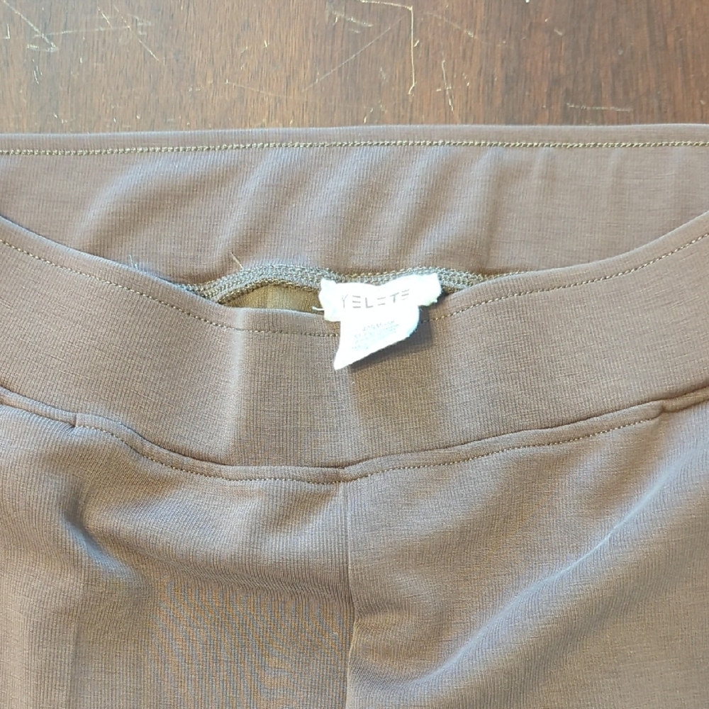 Yelete Taupe Leggings